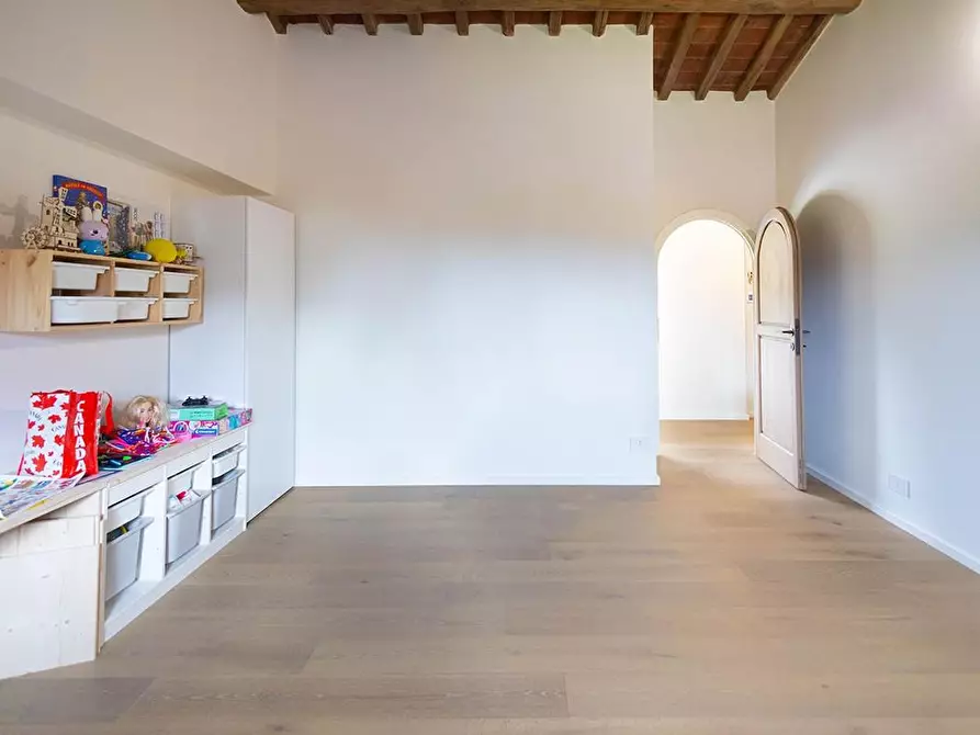 Immagine 15 di Casa colonica in vendita  a Capannori