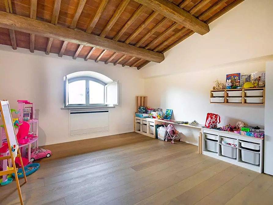 Immagine 16 di Casa colonica in vendita  a Capannori