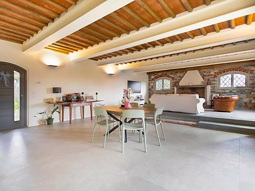 Immagine 24 di Casa colonica in vendita  a Capannori