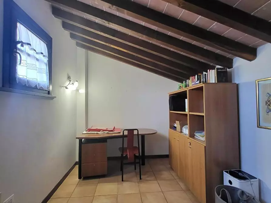 Immagine 24 di Villetta a schiera in vendita  a Cascina