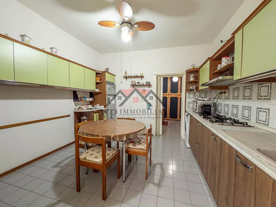 Immagine 2 di Appartamento in vendita  a Pomarance