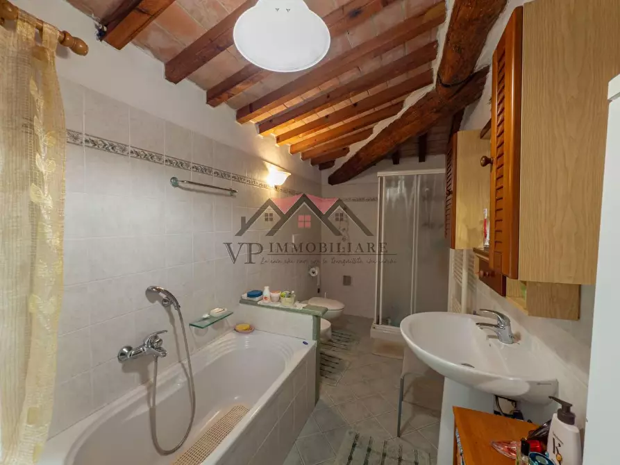 Immagine 10 di Porzione di casa in vendita  a Volterra