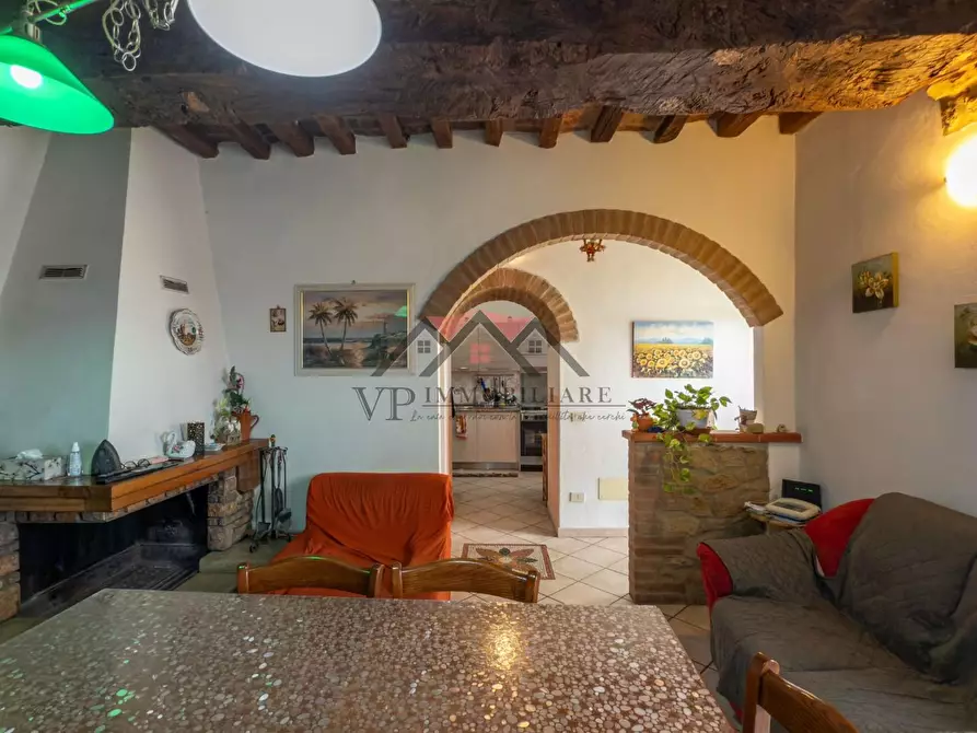Immagine 4 di Porzione di casa in vendita  a Volterra