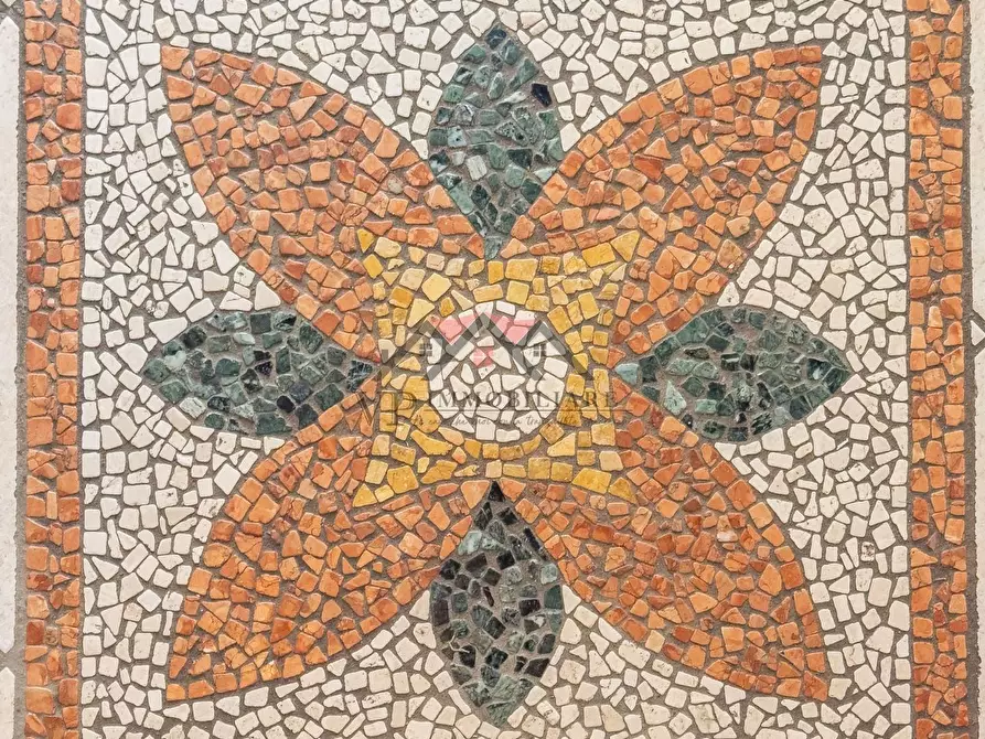 Immagine 18 di Porzione di casa in vendita  a Volterra