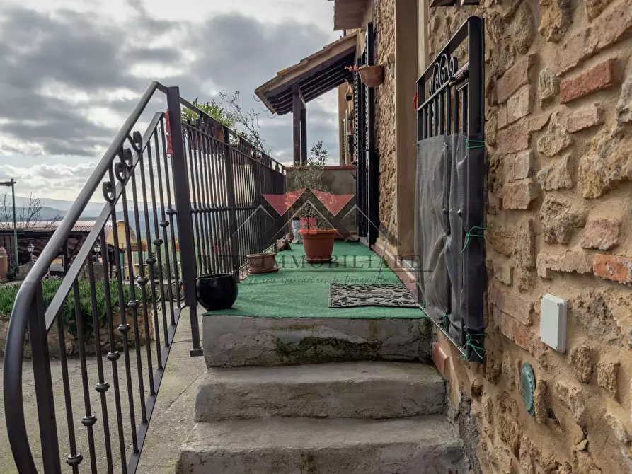 Immagine 22 di Porzione di casa in vendita  a Volterra