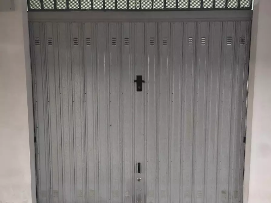 Immagine 1 di Garage in affitto  a Fucecchio