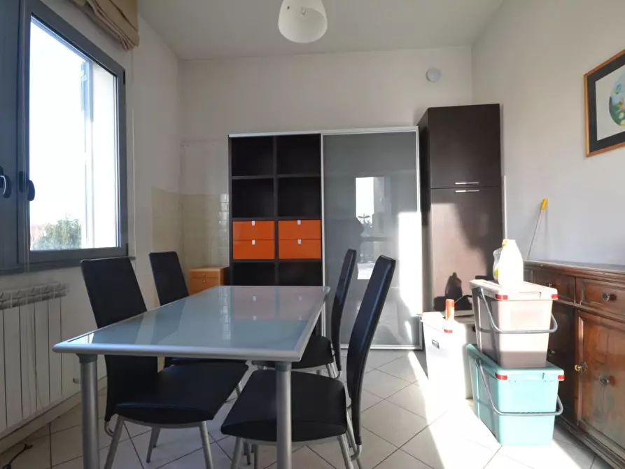 Immagine 5 di Appartamento in vendita  a Lucca