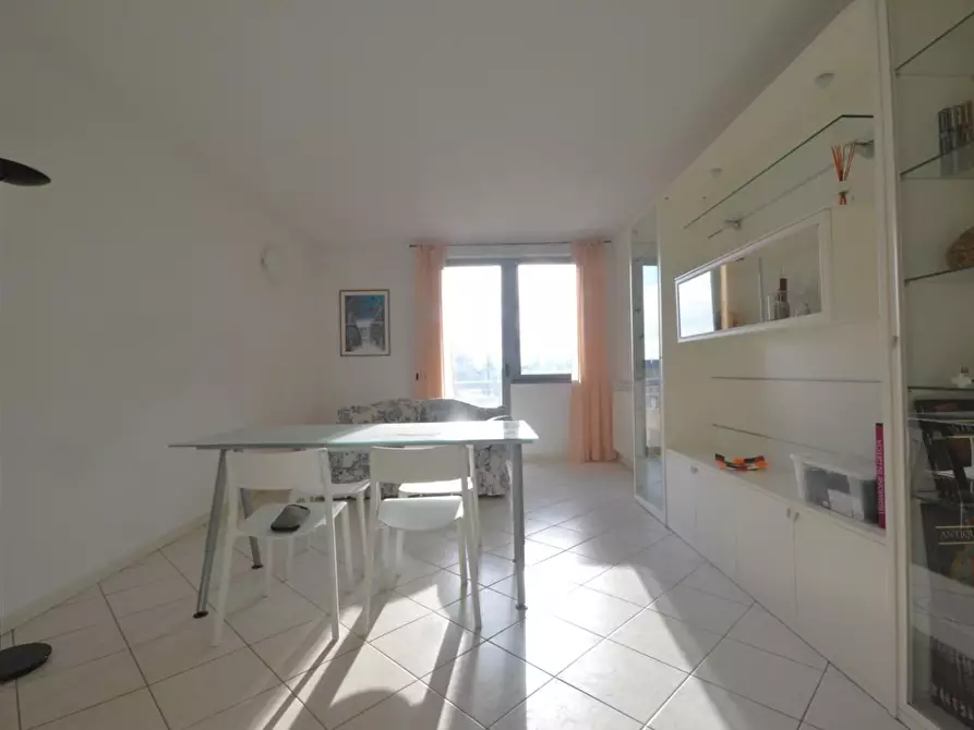 Immagine 4 di Appartamento in vendita  a Lucca