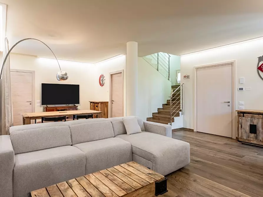 Immagine 4 di Casa indipendente in vendita  a Pontedera