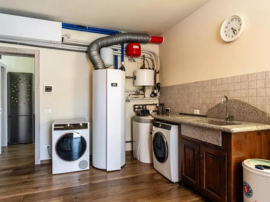 Immagine 28 di Casa indipendente in vendita  a Pontedera