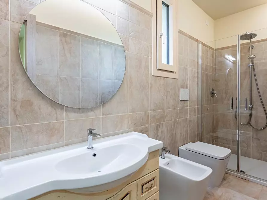 Immagine 11 di Casa indipendente in vendita  a Pontedera