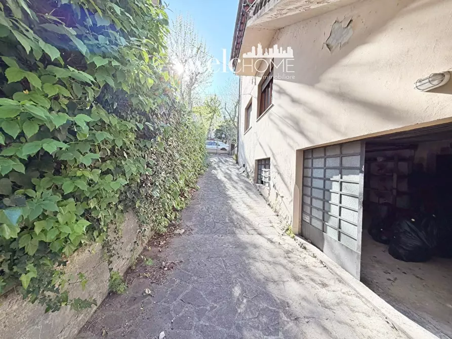 Immagine 36 di Villa in vendita  a Signa