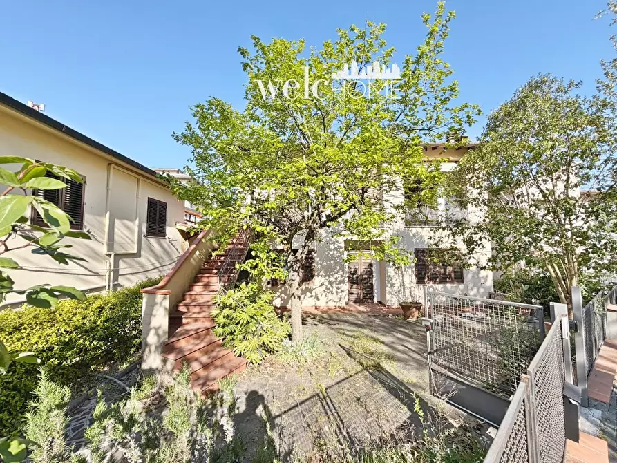 Immagine 4 di Villa in vendita  a Signa