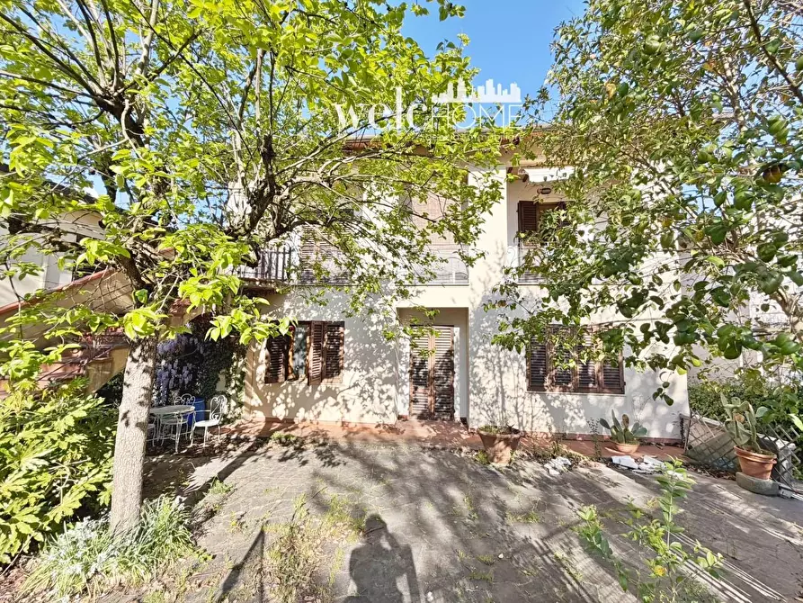 Immagine 35 di Villa in vendita  a Signa