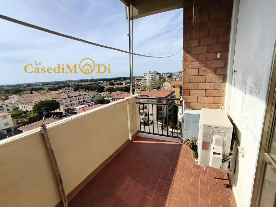 Immagine 16 di Appartamento in vendita  a Cecina