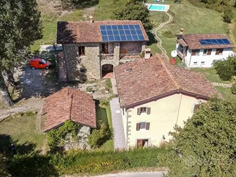 Immagine 4 di Azienda agricola in vendita  a Castiglione Di Garfagnana