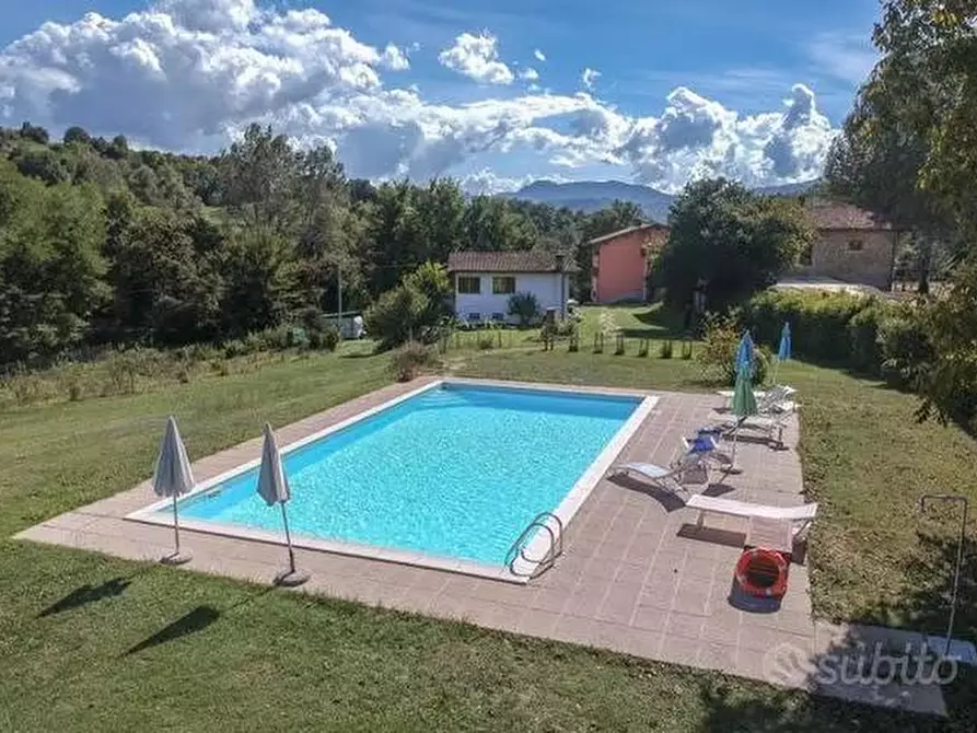 Immagine 1 di Azienda agricola in vendita  a Castiglione Di Garfagnana
