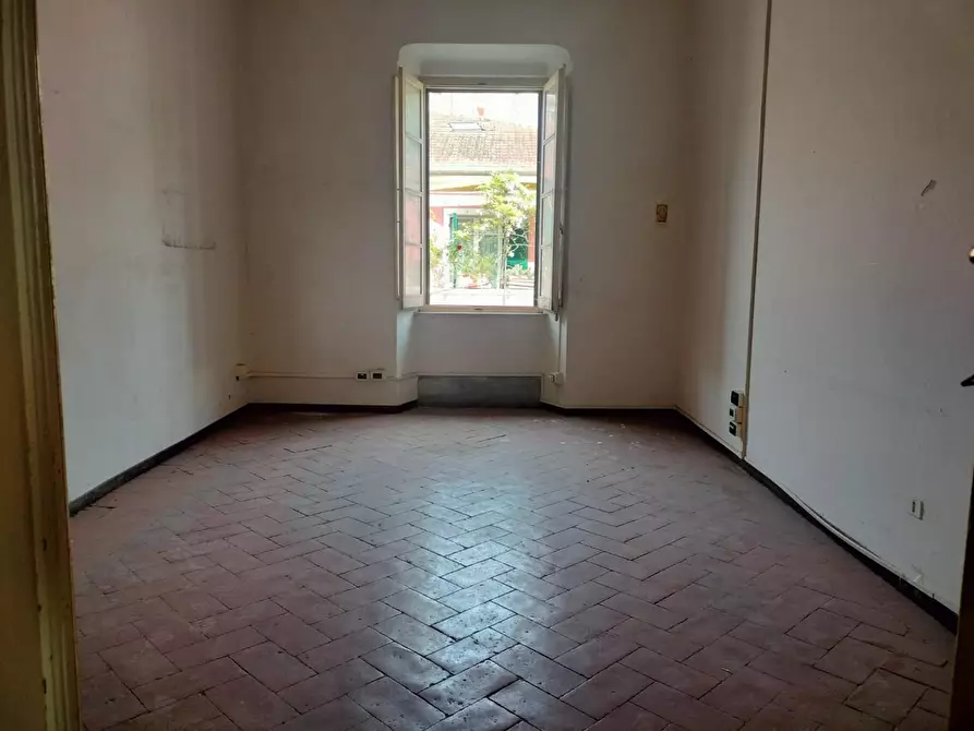 Immagine 4 di Appartamento in vendita  a Massa