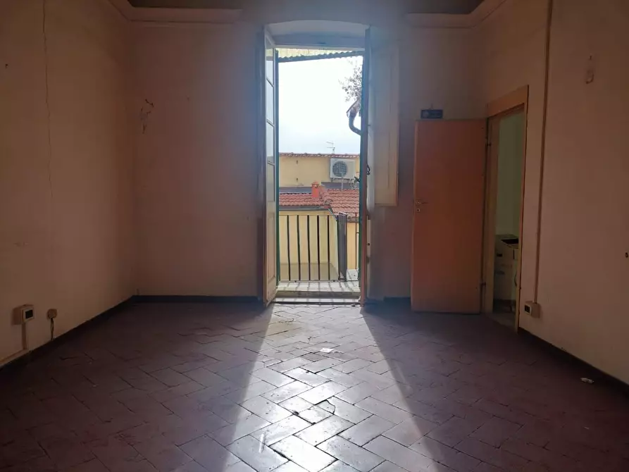 Immagine 2 di Appartamento in vendita  a Massa