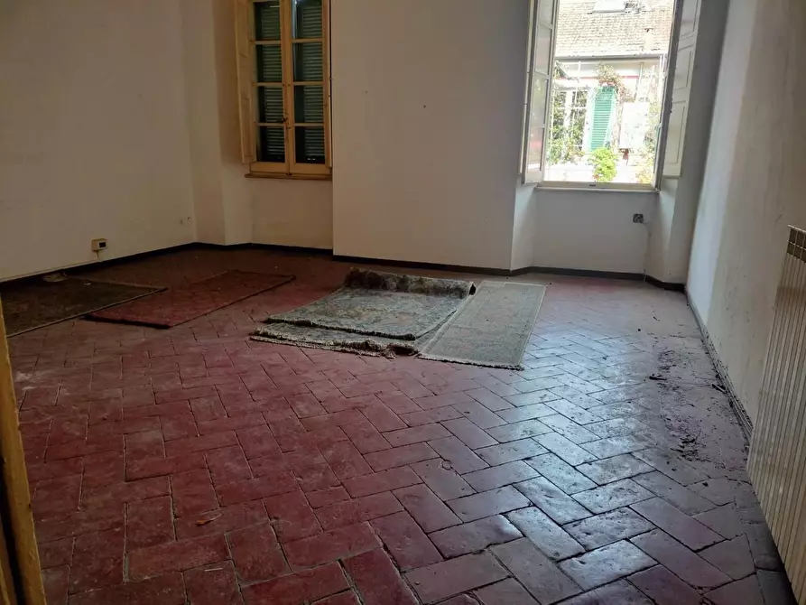 Immagine 6 di Appartamento in vendita  a Massa