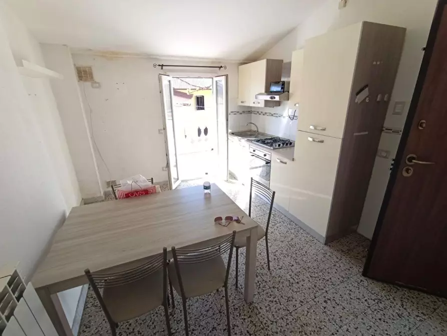 Immagine 4 di Porzione di casa in vendita  a Massa