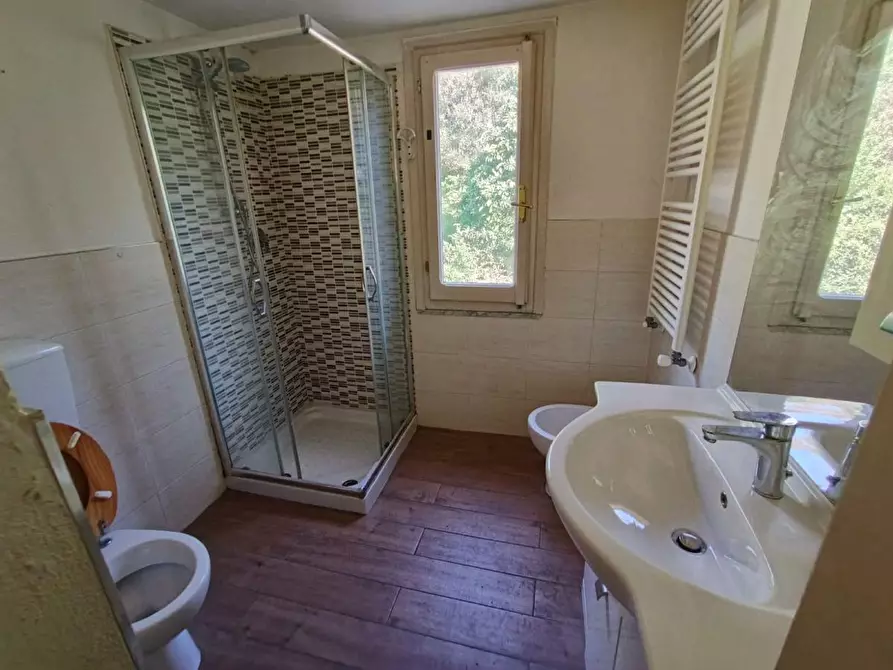 Immagine 16 di Porzione di casa in vendita  a Massa
