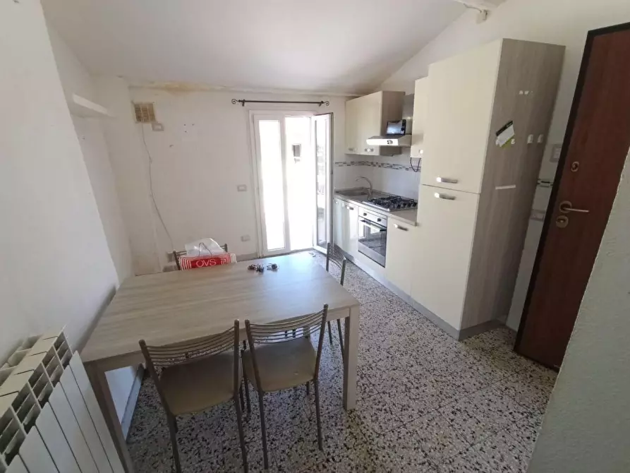 Immagine 7 di Porzione di casa in vendita  a Massa