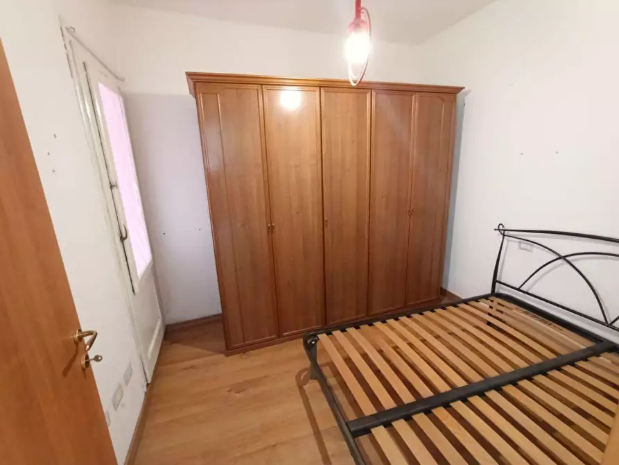 Immagine 8 di Porzione di casa in vendita  a Massa