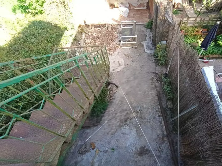 Immagine 18 di Porzione di casa in vendita  a Massa