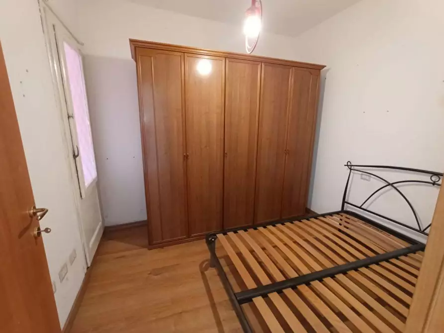 Immagine 17 di Porzione di casa in vendita  a Massa