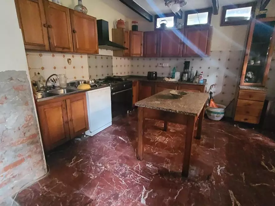 Immagine 2 di Casa bifamiliare in vendita  a Seravezza