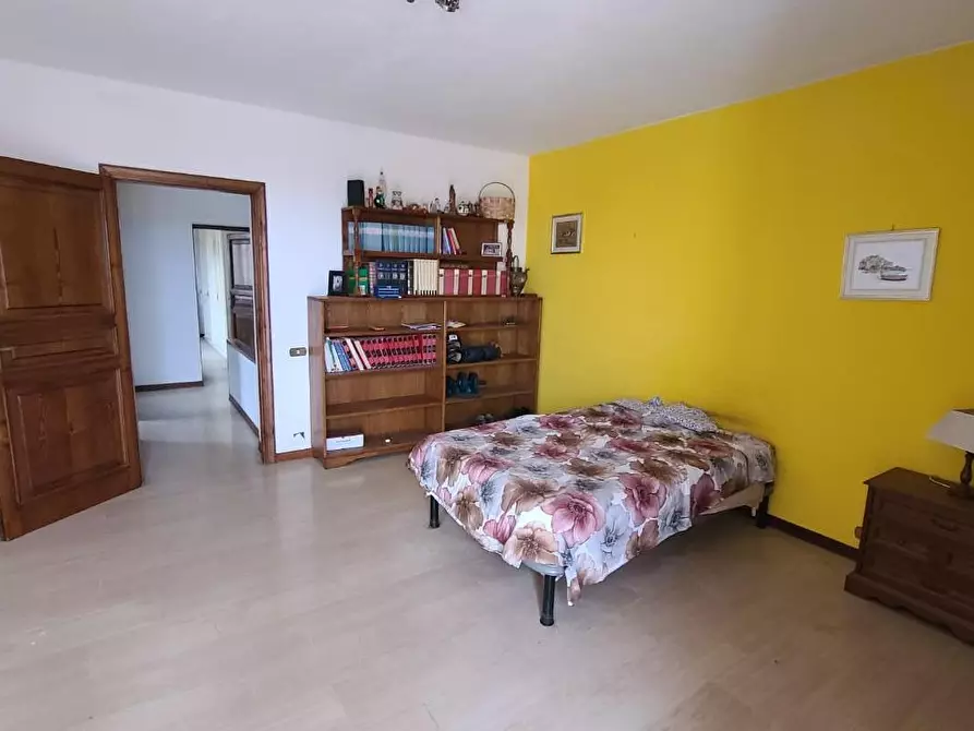 Immagine 7 di Casa bifamiliare in vendita  a Seravezza