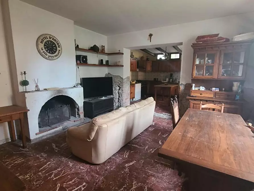 Immagine 3 di Casa bifamiliare in vendita  a Seravezza
