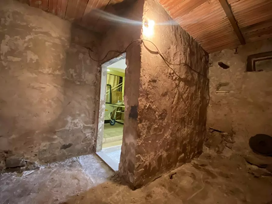 Immagine 19 di Terratetto in vendita  a Carmignano