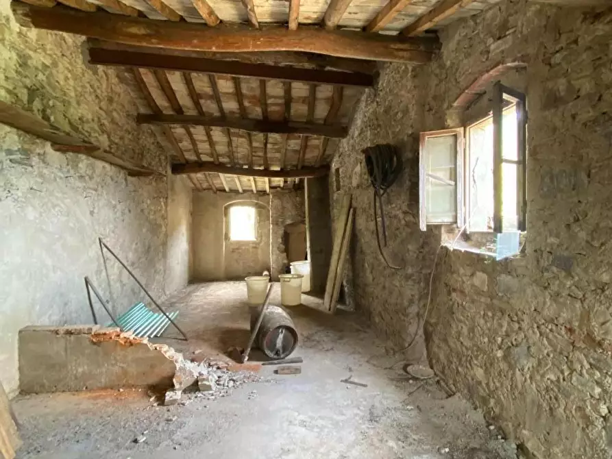 Immagine 24 di Terratetto in vendita  a Carmignano