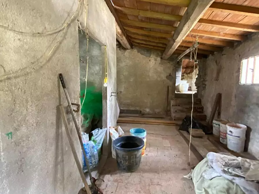Immagine 21 di Terratetto in vendita  a Carmignano