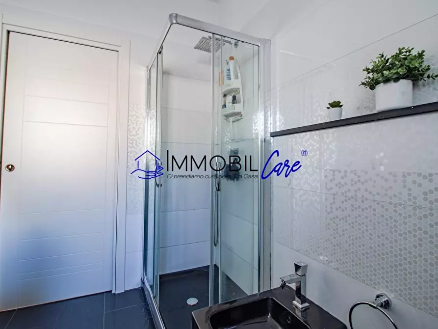 Immagine 25 di Appartamento in vendita  a Livorno