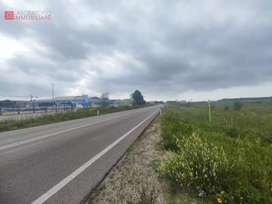 Immagine 2 di Terreno industriale in vendita  a Lecce