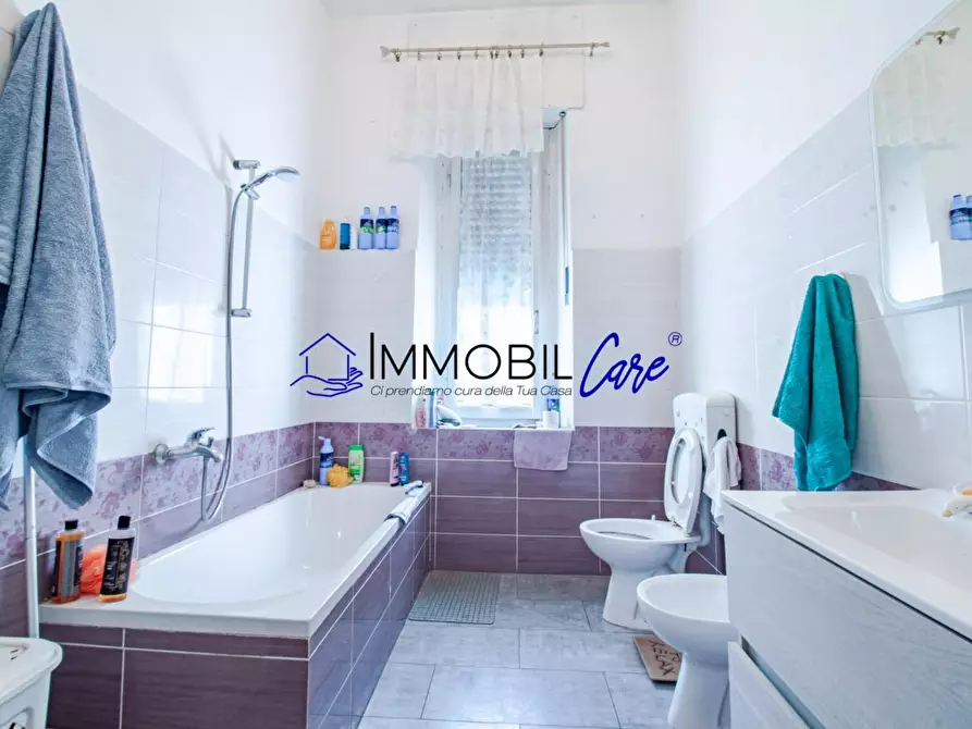 Immagine 5 di Appartamento in vendita  a Livorno