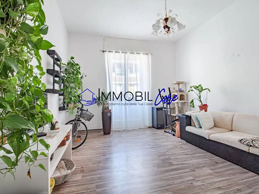 Immagine 1 di Appartamento in vendita  a Livorno