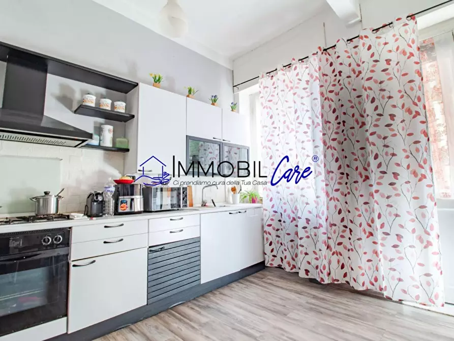 Immagine 13 di Appartamento in vendita  a Livorno