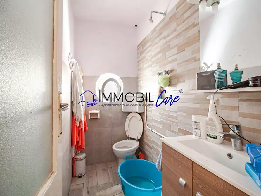 Immagine 11 di Appartamento in vendita  a Livorno