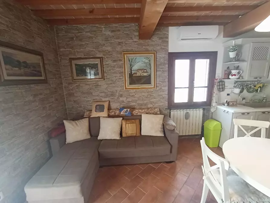 Immagine 3 di Appartamento in vendita  a San Giuliano Terme