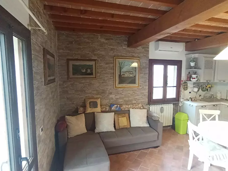 Immagine 2 di Appartamento in vendita  a San Giuliano Terme