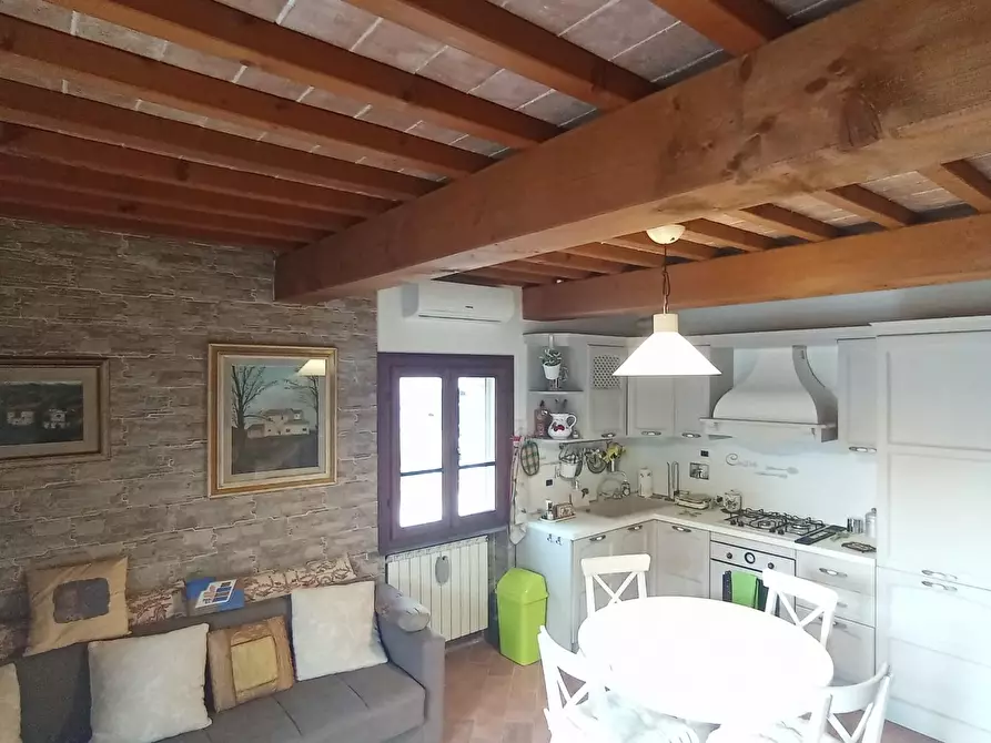 Immagine 6 di Appartamento in vendita  a San Giuliano Terme