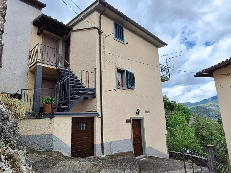 Immagine 13 di Terratetto in vendita  a Molazzana