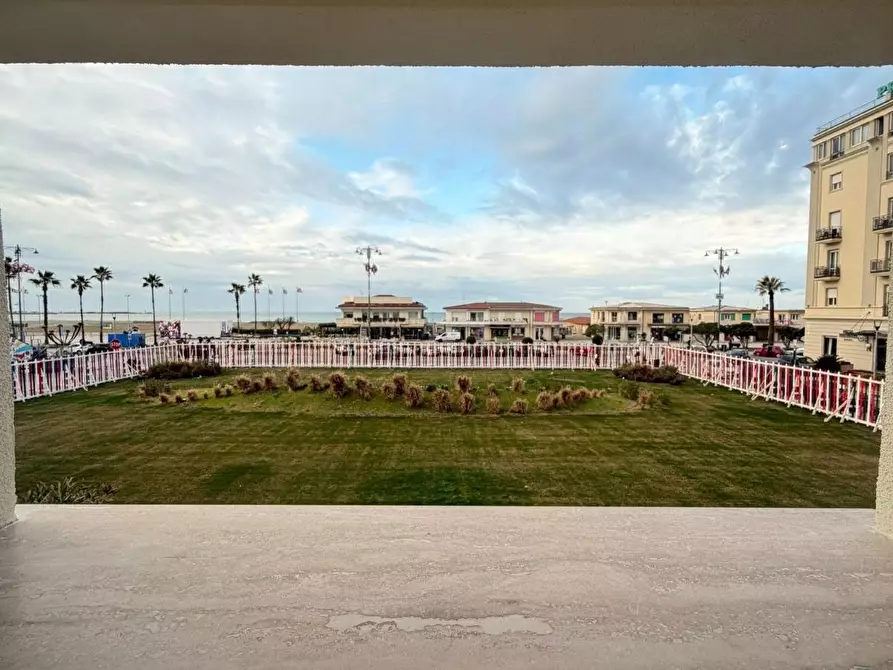 Immagine 2 di Appartamento in affitto  a Viareggio