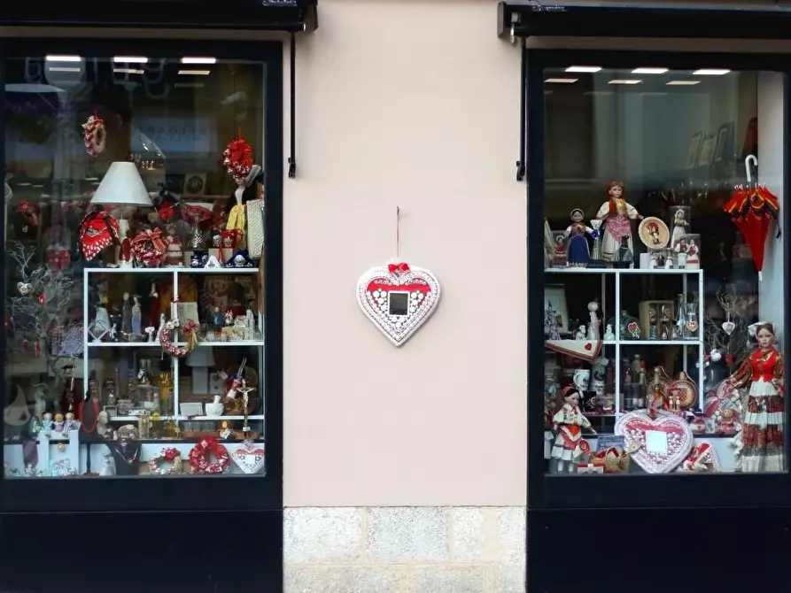 Immagine 1 di Negozio in vendita  a Cuorgnè