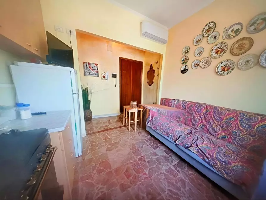 Immagine 3 di Appartamento in vendita  a Massa