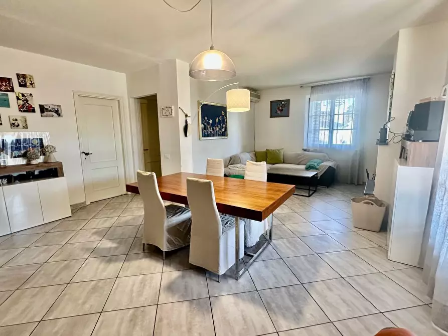 Immagine 12 di Casa indipendente in vendita  a Carrara